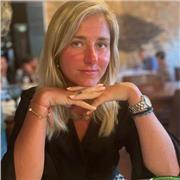 Diplômée d’une Licence en Histoire-Géographie et détenaDiplômée d’une Licence en Histoire-Géographie et détenant un Master dans l’Enseignement (spécialité dans cette matière), je vous propose mon aide de manière simple et efficace tout en étant à l’écoute